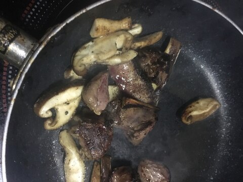 酒の肴：鶏肝椎茸炒め